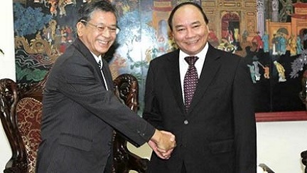 ຮອງນາຍົກລັດຖະມົນຕີ ຫງວຽນຊວນຟຸກ ຕ້ອນຮັບເອກອັກຄະລັດຖະທູດຍີ່ປຸ່ນ ປະຈຳຫວຽດນາມ